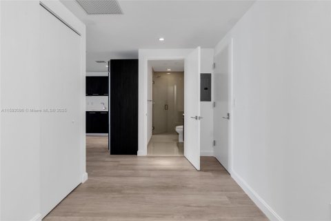 Купить кондоминиум в Майами, Флорида 1 спальня, 73.58м2, № 1961663 - фото 29