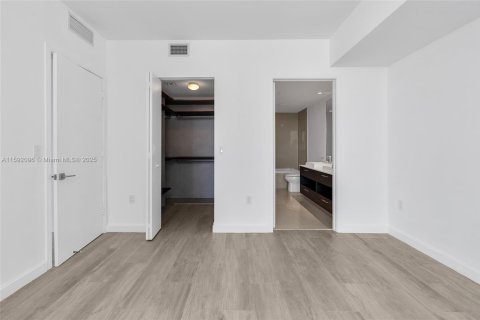 Купить кондоминиум в Майами, Флорида 1 спальня, 73.58м2, № 1961663 - фото 22