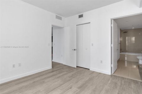 Купить кондоминиум в Майами, Флорида 1 спальня, 73.58м2, № 1961663 - фото 21