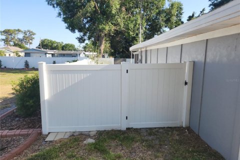 House in Ruskin, Florida 4 bedrooms, 161.65 sq.m. № 1801406 - photo 6