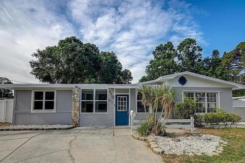 House in Ruskin, Florida 4 bedrooms, 161.65 sq.m. № 1801406 - photo 1