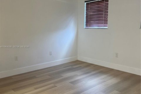 Condominio en alquiler en Miami, Florida, 1 dormitorio, 62.24 m2 № 2026432 - foto 13