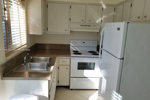 Immobilier commercial à vendre à Pompano Beach, Floride: 268.21 m2 № 2021554 - photo 15