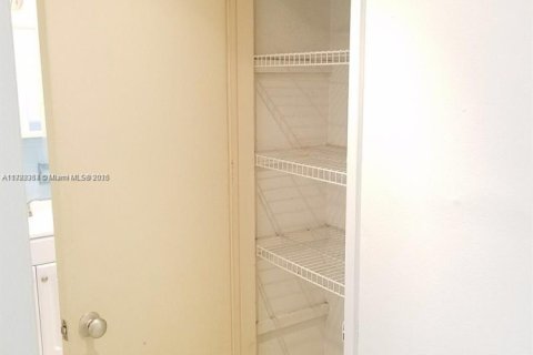 Immobilier commercial à vendre à Pompano Beach, Floride: 268.21 m2 № 2021554 - photo 8