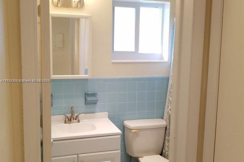 Immobilier commercial à vendre à Pompano Beach, Floride: 268.21 m2 № 2021554 - photo 10