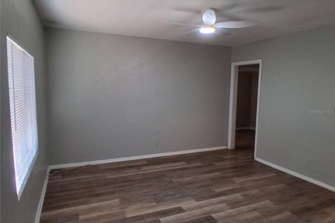 Villa ou maison à louer à Tampa, Floride: 3 chambres, 94.95 m2 № 2113514 - photo 2