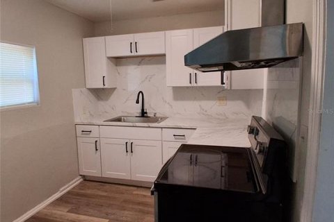 Villa ou maison à louer à Tampa, Floride: 3 chambres, 94.95 m2 № 2113514 - photo 5