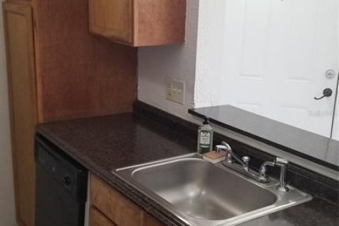 Condo in Orlando, Florida, 2 bedrooms  № 1766124 - photo 11