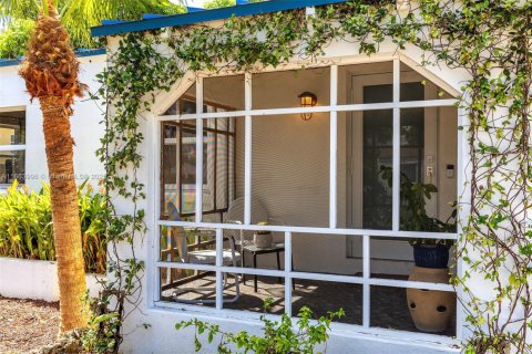 Villa ou maison à vendre à Miami, Floride: 2 chambres, 106.47 m2 № 1891190 - photo 3