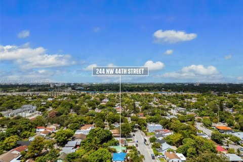 Villa ou maison à vendre à Miami, Floride: 2 chambres, 106.47 m2 № 1891190 - photo 23