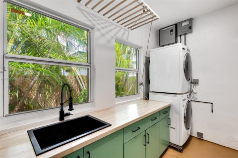 Villa ou maison à vendre à Miami, Floride: 2 chambres, 106.47 m2 № 1891190 - photo 19