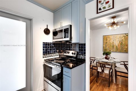 Villa ou maison à vendre à Miami, Floride: 2 chambres, 106.47 m2 № 1891190 - photo 10