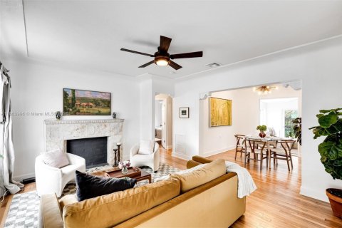 Villa ou maison à vendre à Miami, Floride: 2 chambres, 106.47 m2 № 1891190 - photo 5