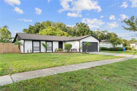 House in Tampa, Florida 4 bedrooms, 171.22 sq.m. № 2285445