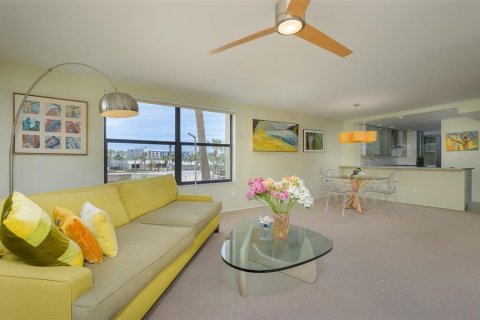 Condo in Sarasota, Florida, 2 bedrooms № 2149467 - photo 11
