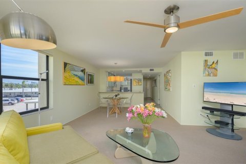 Condo in Sarasota, Florida, 2 bedrooms № 2149467 - photo 12
