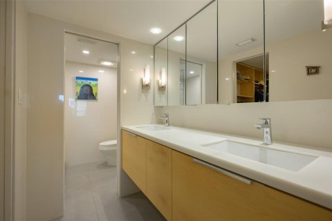 Condo in Sarasota, Florida, 2 bedrooms № 2149467 - photo 21