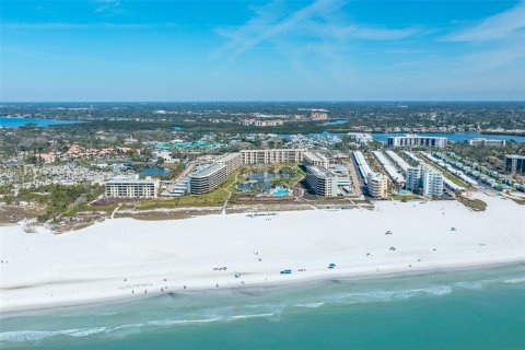 Condo in Sarasota, Florida, 2 bedrooms  № 2149467