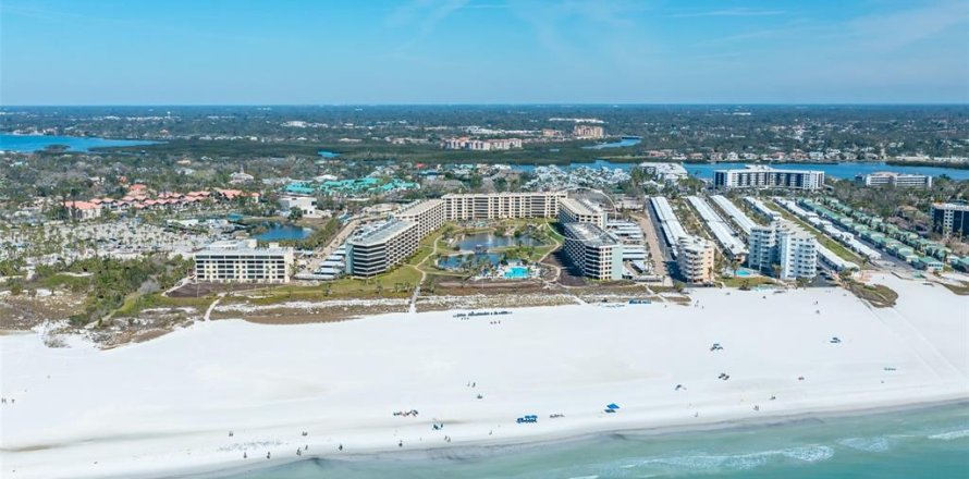 Condo in Sarasota, Florida, 2 bedrooms № 2149467