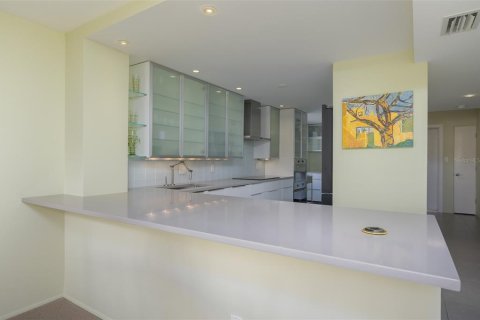 Condo in Sarasota, Florida, 2 bedrooms № 2149467 - photo 14
