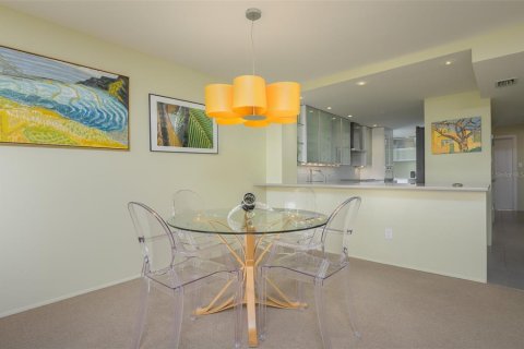 Condo in Sarasota, Florida, 2 bedrooms № 2149467 - photo 13