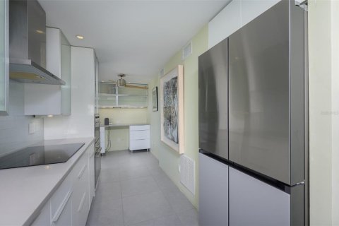 Condo in Sarasota, Florida, 2 bedrooms № 2149467 - photo 16