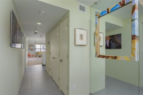 Condo in Sarasota, Florida, 2 bedrooms № 2149467 - photo 6