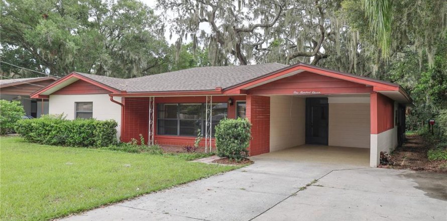 House in Auburndale, Florida 3 bedrooms, 161.65 sq.m. № 1831703