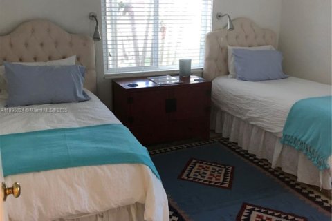 Villa ou maison à louer à Miami, Floride: 2 chambres, 157 m2 № 2077165 - photo 15