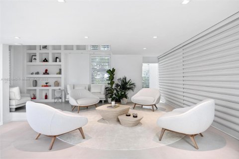 Villa ou maison à vendre à Key Biscayne, Floride: 4 chambres, 618.82 m2 № 1963152 - photo 15