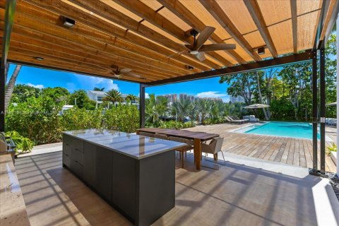 Villa ou maison à vendre à Key Biscayne, Floride: 4 chambres, 618.82 m2 № 1963152 - photo 10