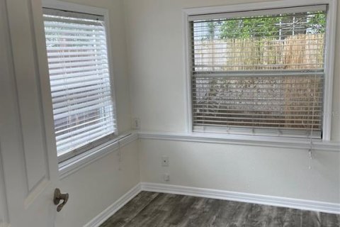 Casa en alquiler en Tampa, Florida, 3 dormitorios, 100.61 m2 № 2142861 - foto 12