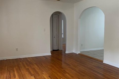 Casa en alquiler en Tampa, Florida, 3 dormitorios, 100.61 m2 № 2142861 - foto 3