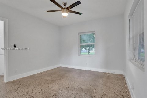 Commercial property in Biscayne Park, Florida 164.72 sq.m. № 1860902 - photo 9