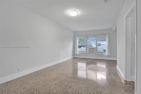 Commercial property in Biscayne Park, Florida 164.72 sq.m. № 1860902 - photo 11
