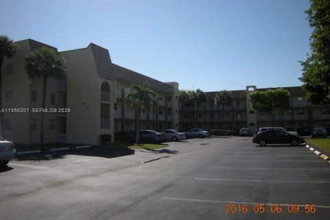 Condo in Sunrise, Florida, 2 bedrooms  № 2010756