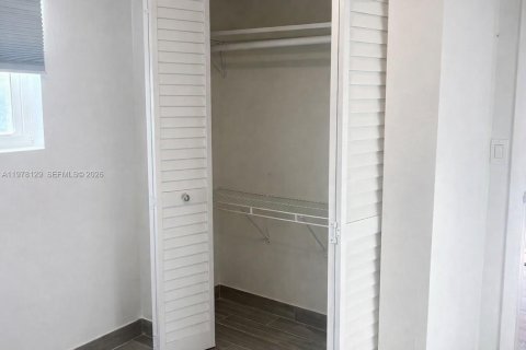 Casa en alquiler en Homestead, Florida, 2 dormitorios № 2045127 - foto 5