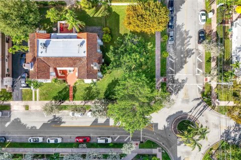 Купить коммерческую недвижимость в Корал-Гейблс, Флорида 459.49м2, № 2035558 - фото 3