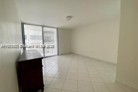 Condominio en alquiler en Miami Beach, Florida, 1 dormitorio, 91.69 m2 № 1929432 - foto 16