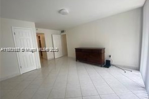Condominio en alquiler en Miami Beach, Florida, 1 dormitorio, 91.69 m2 № 1929432 - foto 15