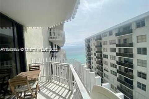 Condominio en alquiler en Miami Beach, Florida, 1 dormitorio, 91.69 m2 № 1929432 - foto 26