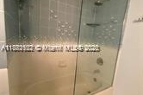 Condominio en alquiler en Miami Beach, Florida, 1 dormitorio, 91.69 m2 № 1929432 - foto 13