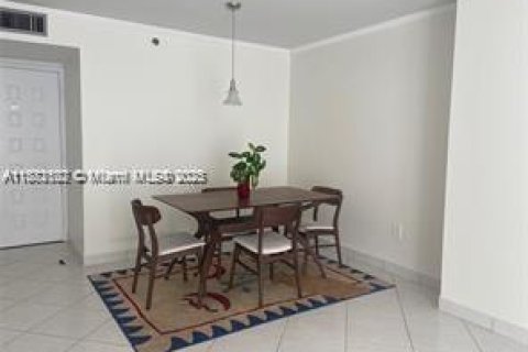 Condominio en alquiler en Miami Beach, Florida, 1 dormitorio, 91.69 m2 № 1929432 - foto 10