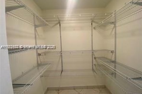 Condominio en alquiler en Miami Beach, Florida, 1 dormitorio, 91.69 m2 № 1929432 - foto 19