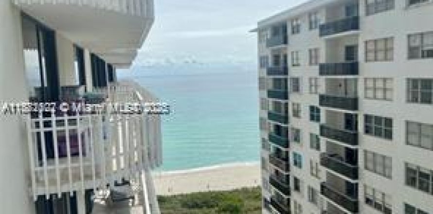 Condominio en Miami Beach, Florida, 1 dormitorio № 1929432