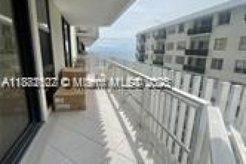 Condominio en alquiler en Miami Beach, Florida, 1 dormitorio, 91.69 m2 № 1929432 - foto 23