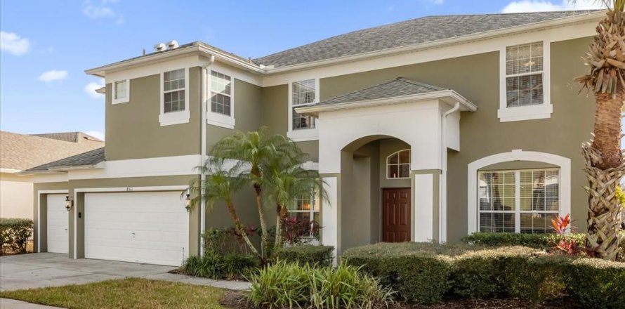 House in Kissimmee, Florida 7 bedrooms, 334.36 sq.m. № 1556904