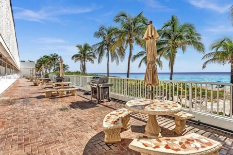 Copropriété à louer à Pompano Beach, Floride: 2 chambres, 148.64 m2 № 2079937 - photo 12