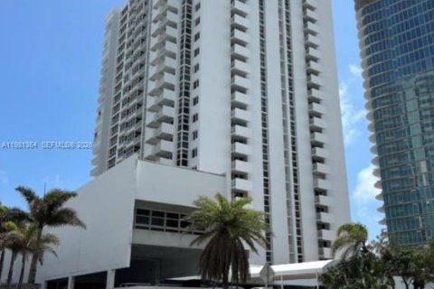 Copropriété à louer à Pompano Beach, Floride: 2 chambres, 148.64 m2 № 2079937 - photo 3