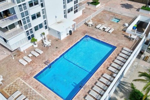Copropriété à louer à Pompano Beach, Floride: 2 chambres, 148.64 m2 № 2079937 - photo 15